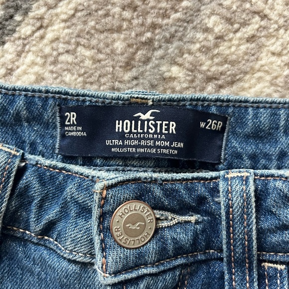 Hollister Ultra High-Rise Mom Jean Vintage Stretch - Picture 3 of 3